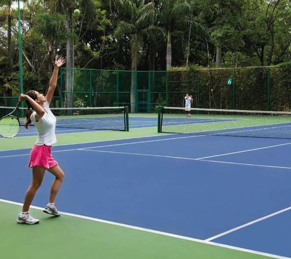 Tennis courts Racquet Cuernavaca Hotel
